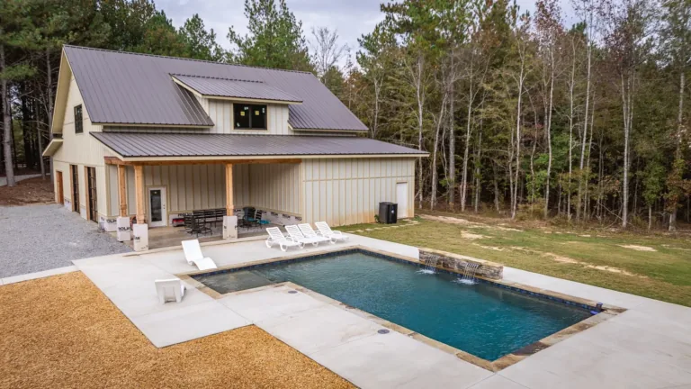 Swimming pool built by Bulldog Pool Builders